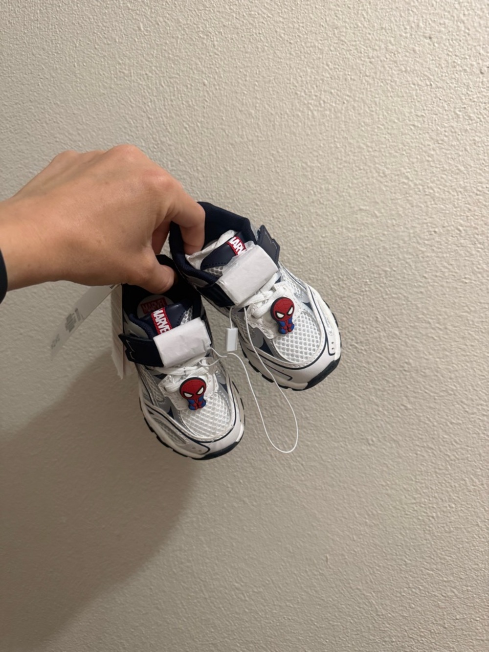 Zara White and Navy Spider-Man Kids' Sneakers
